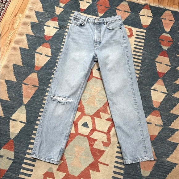 Reformation Cynthia Crop High Rise Light Wash Relaxed Jean Distressed - Picture 5 of 14